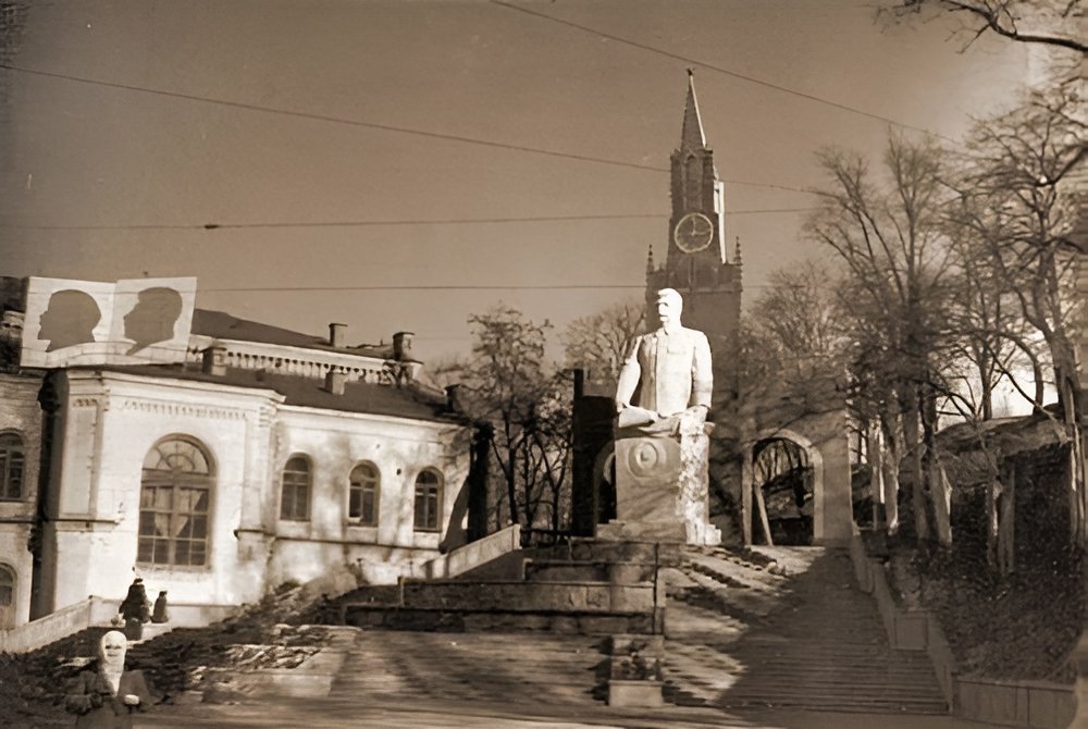 Тимчасовий пам’ятник Сталіну в Києві. 1952 рік