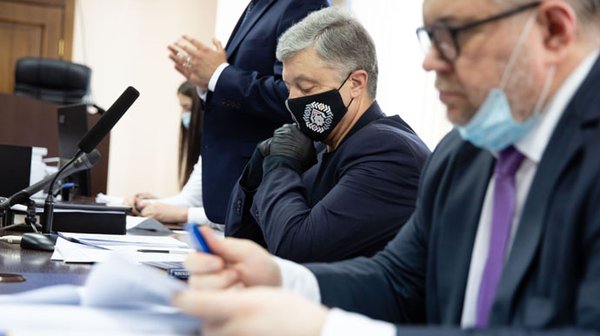 "Шавки Венедіктової". На суді над Порошенком прокурори отримали відкоша від Геращенко