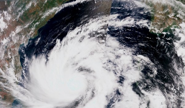 Супутникое фото дня: перший "супертайфун" цього року