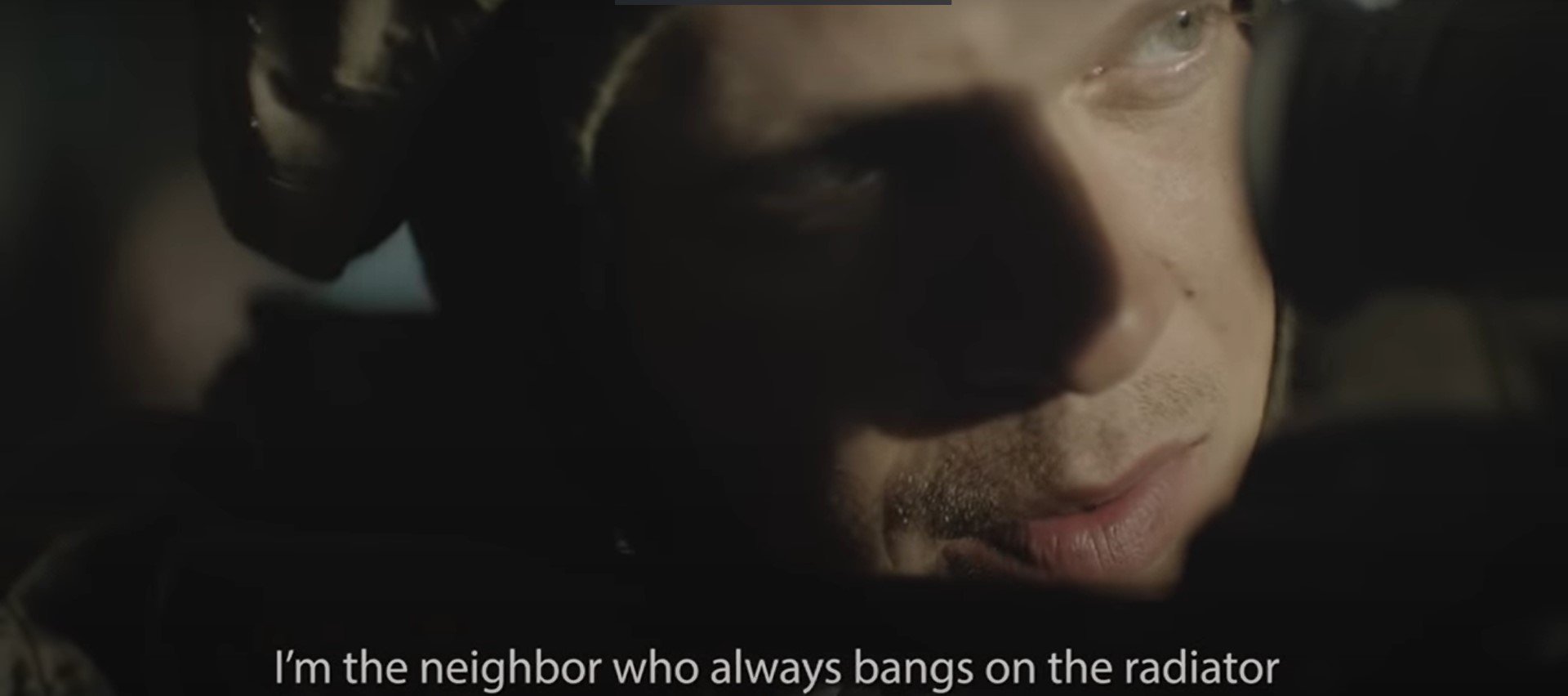 "Я – сусід, який завжди стукає по батареях". Скріншот з відео