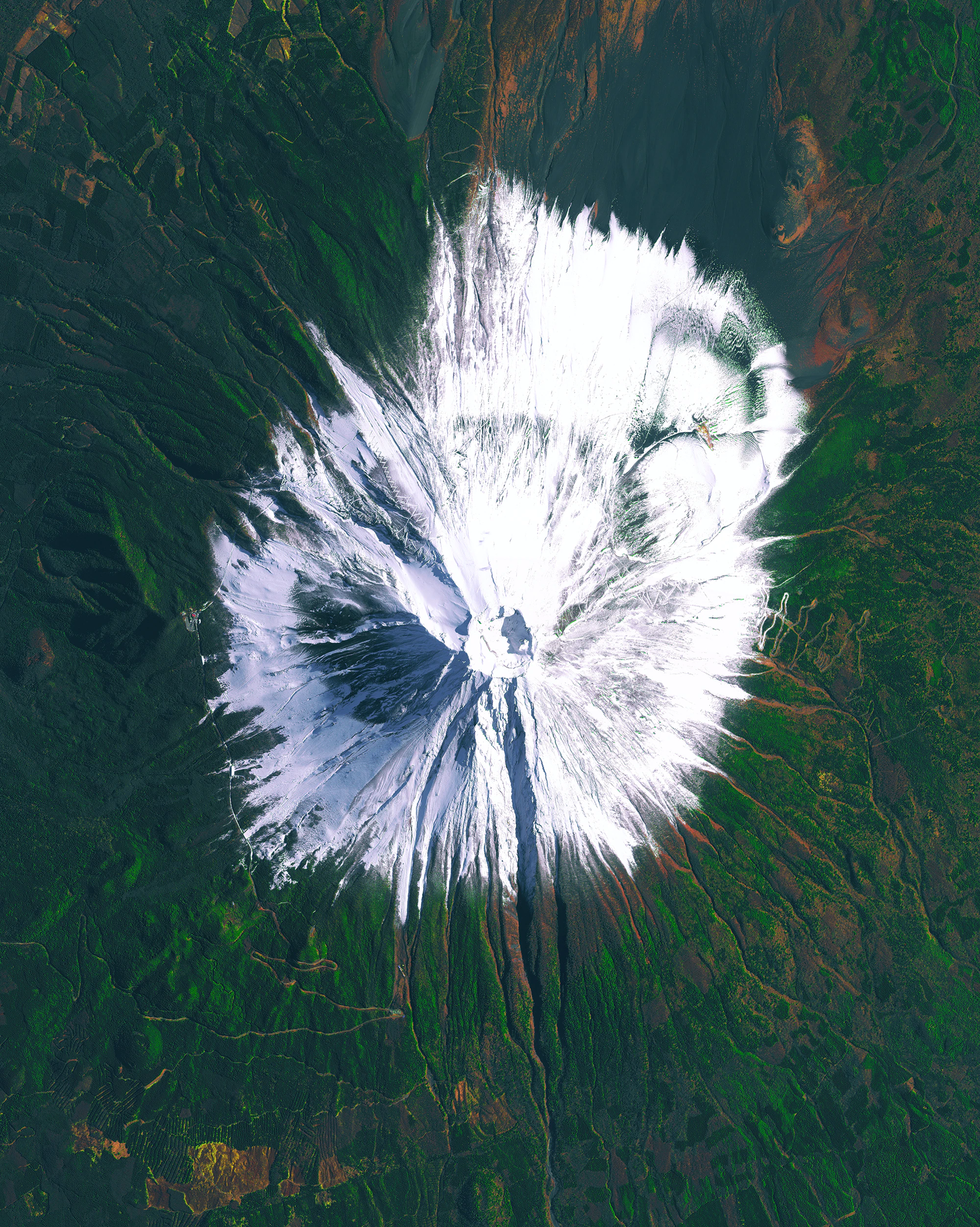 А сьогодні – гора Фуджі: фото Maxar Technologies