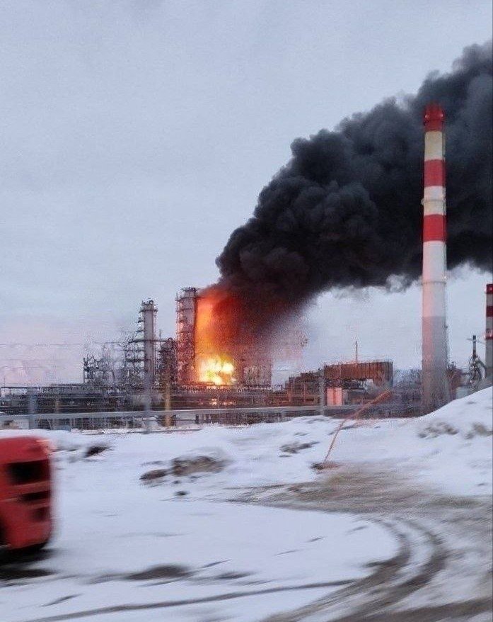 Пожежа на НПЗ в Нижньогородській області РФ. Фото з соцмереж