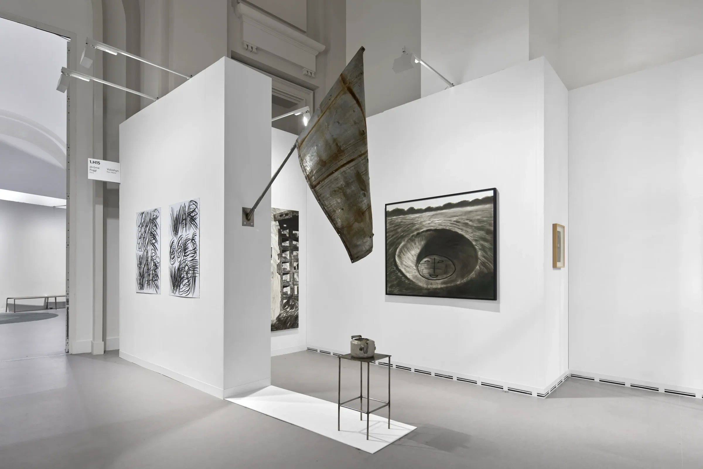 Стенд Voloshyn Gallery та La Galerie Poggi. Фото: Voloshyn Gallery