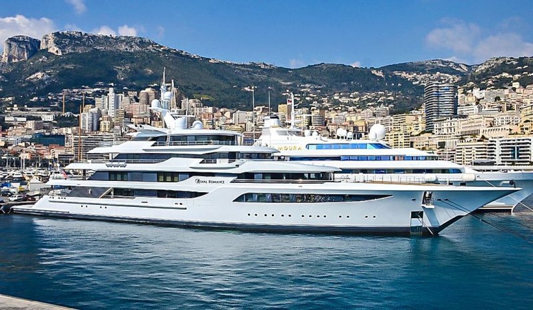 Супер'яхти в Монако Фото: Yacht Charter Fleet