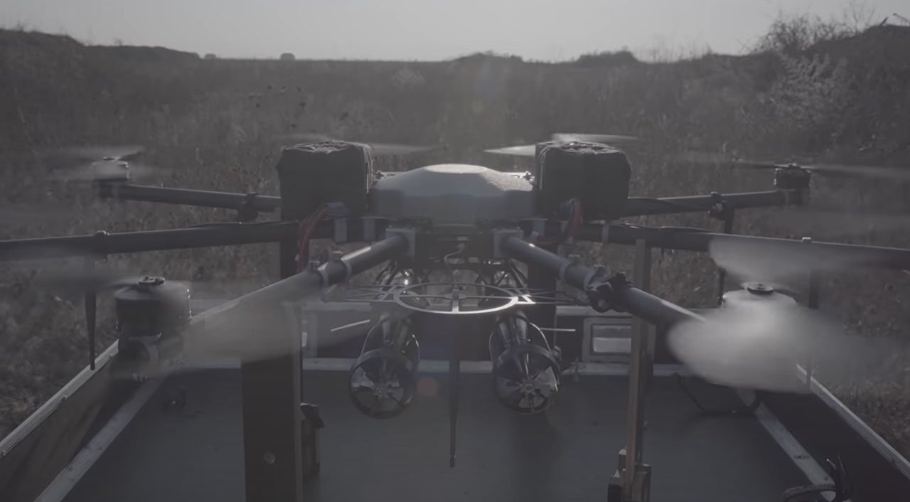 Ударний мультикоптер від ГО "Аеророзвідка" з новими боєприпасами виробництва заводу "Маяк"