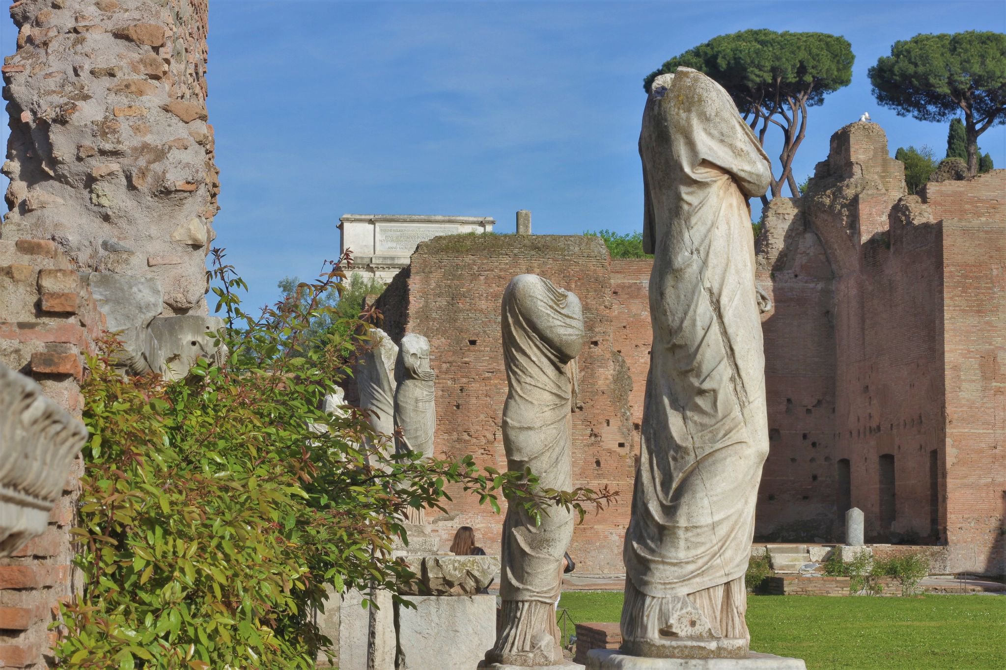Римські пам'ятники архітектури. Фото авторки