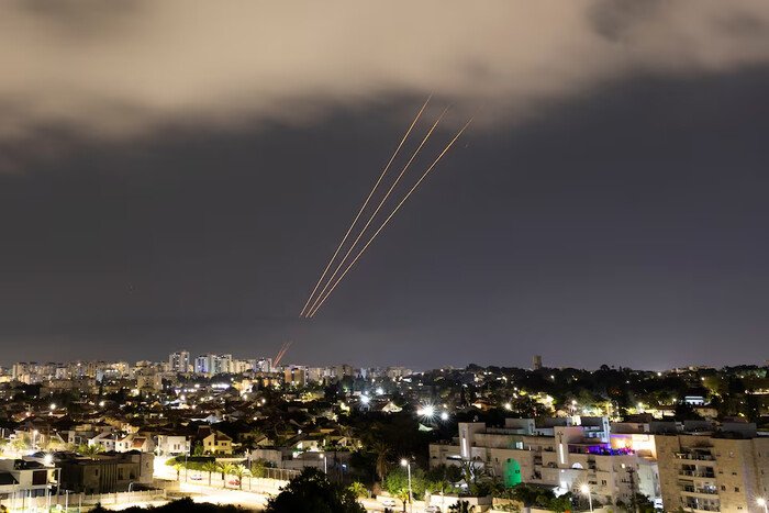 Відбиття атаки Ірану на Ізраїль у ніч на 14 квітня. Фото: Reuters
