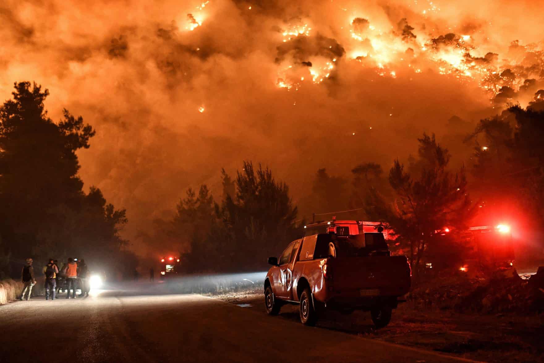 Пожежа полів поблизу Коринфа, Греція. Vassilis Psomas/Reuters