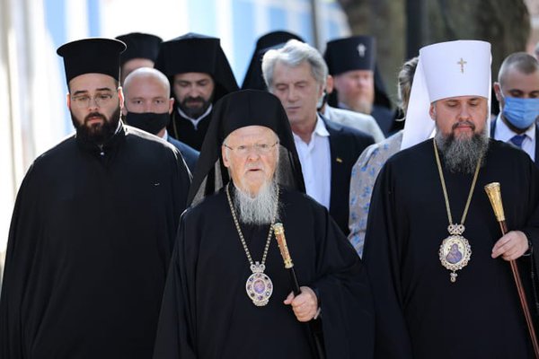 В Україну приїхав вселенський патріарх - "розкольники" з МП протестували