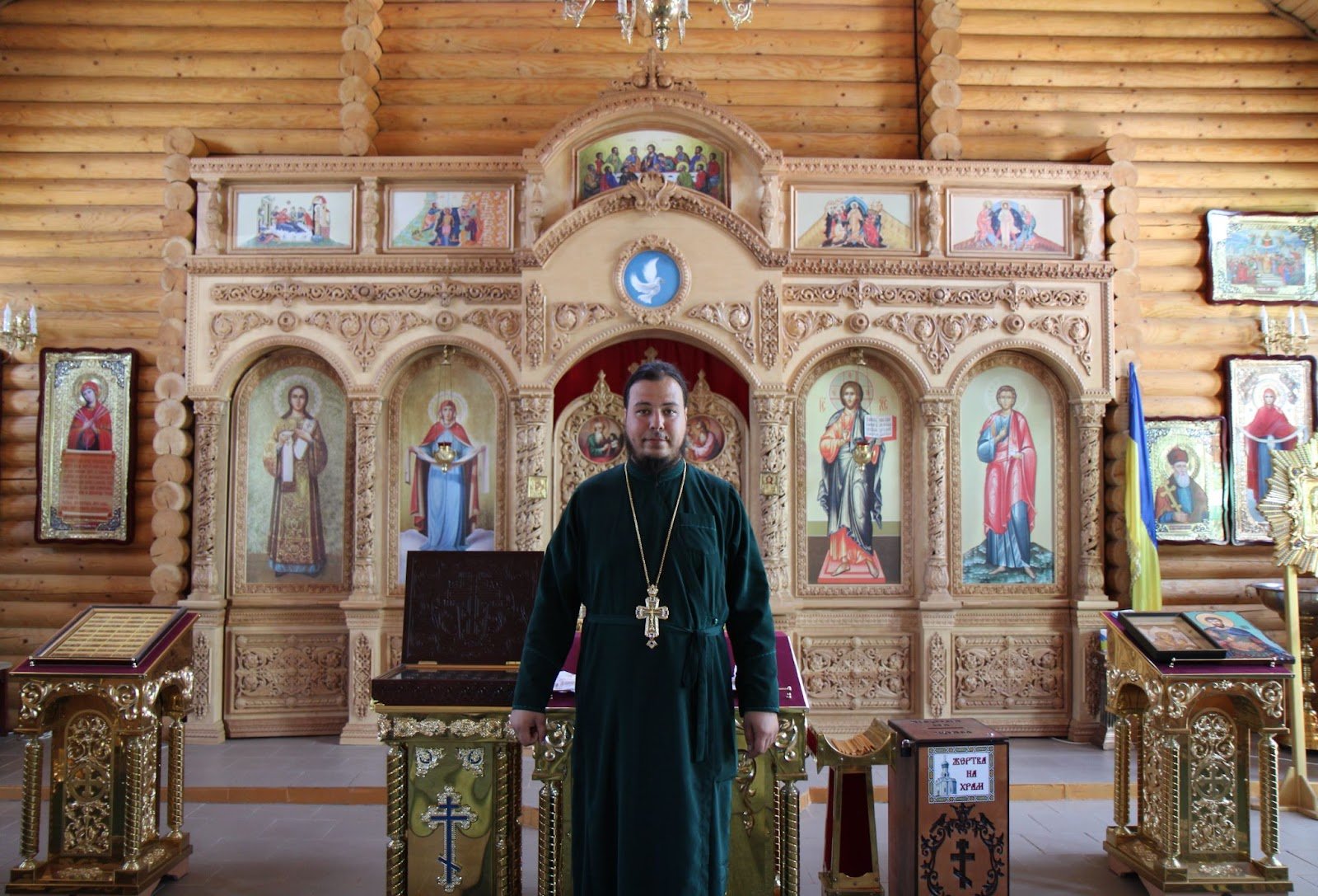 Отець Меркурій у церкві Св. Петра Калнишевського