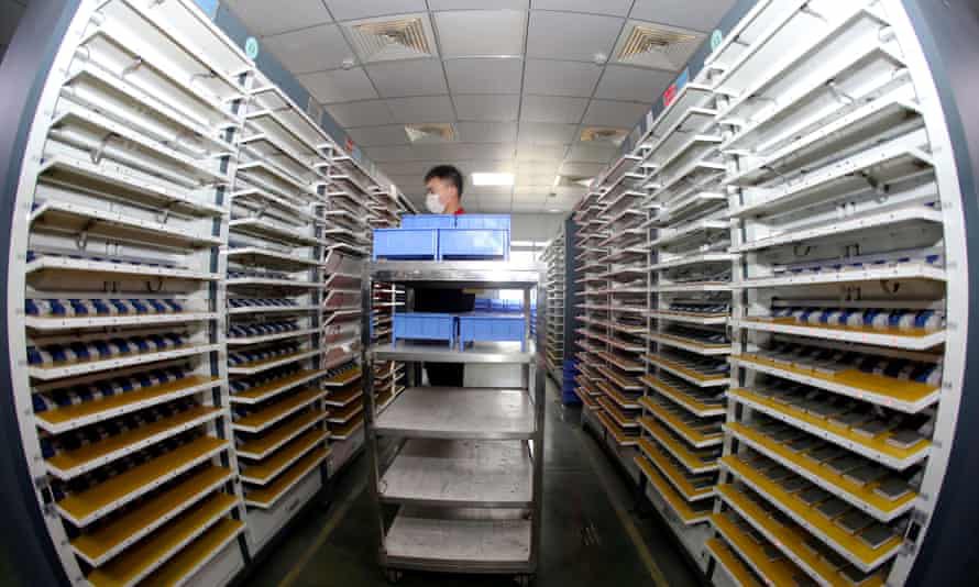 Фабрика з виробництва літій-іонних батарей у Хебей, КНР: увесь життєвий цикл батареї – це витрата 30 кг матеріалів, беручи до уваги переробку. Фото: VCG/Getty Images