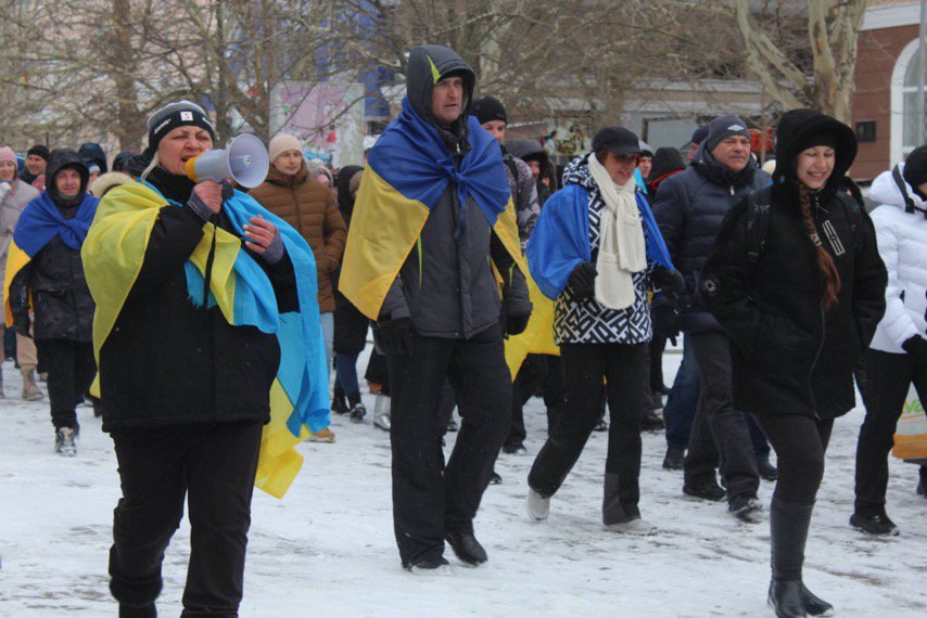 Початок березня. Один із перших мітингів у Бердянську. Фото: Дмитро Полубок