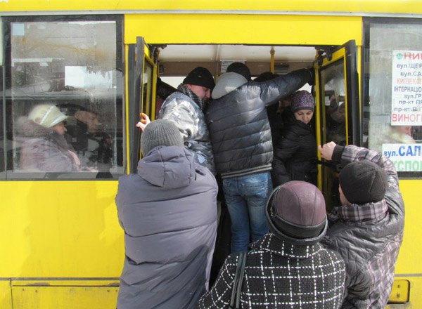 Київ вимагає, щоб від сьогодні транспорт заповнювався лише на 50%