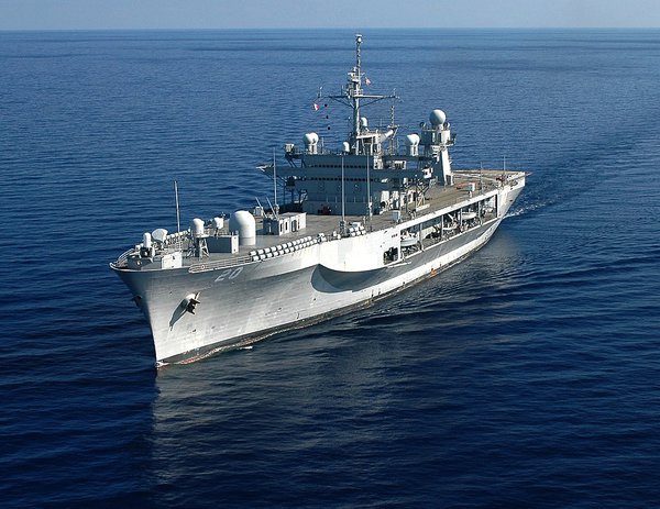 Корабель 6-го флоту ВМС США Mount Whitney увійшов до акваторії Чорного моря