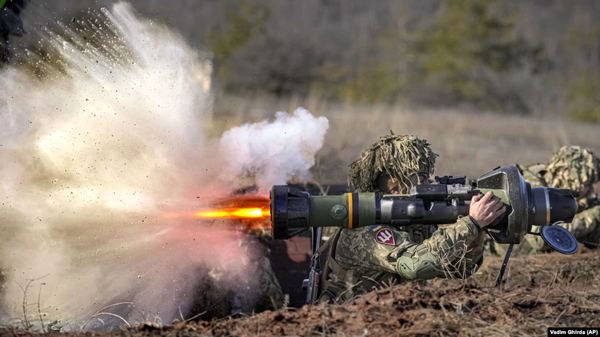 Військові на Донбасі тренуються стріляти з протитанкових NLAW