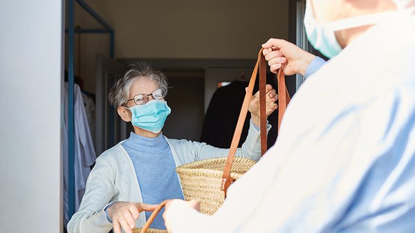 Де ховатися від пандемії літнім людям? – Lancet
