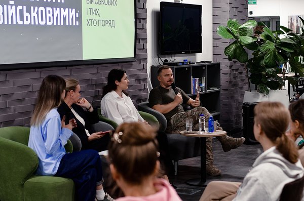Військові й цивільні: чому досі виникають бар’єри та як їх руйнувати