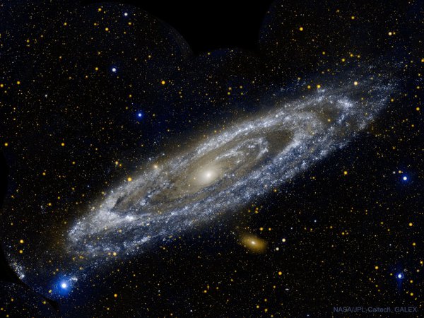 Космічне фото дня: Андромеда в ультафіолеті ще гарніша