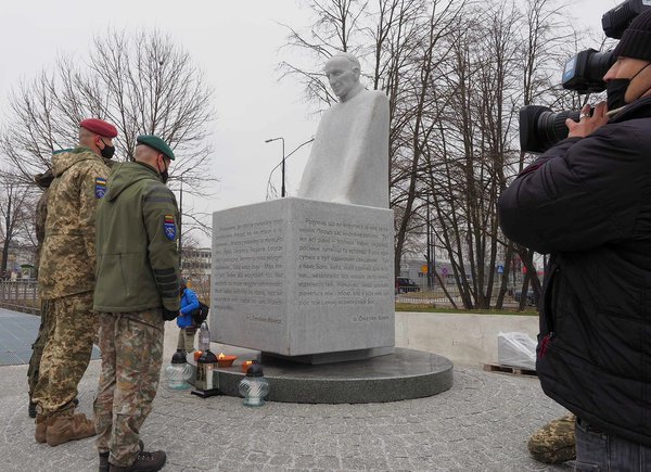 У Польщі відкрили пам'ятник українському священнику, який в часи нацизму рятував євреїв, поляків, українців – і загинув у концтаборі