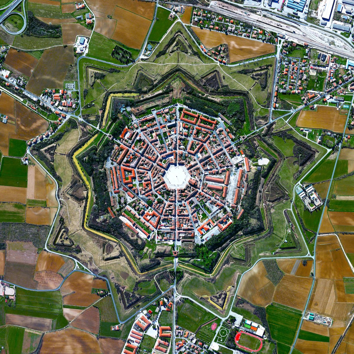 Місто-фортеця Пальманова в Італії: фото Daily Overview