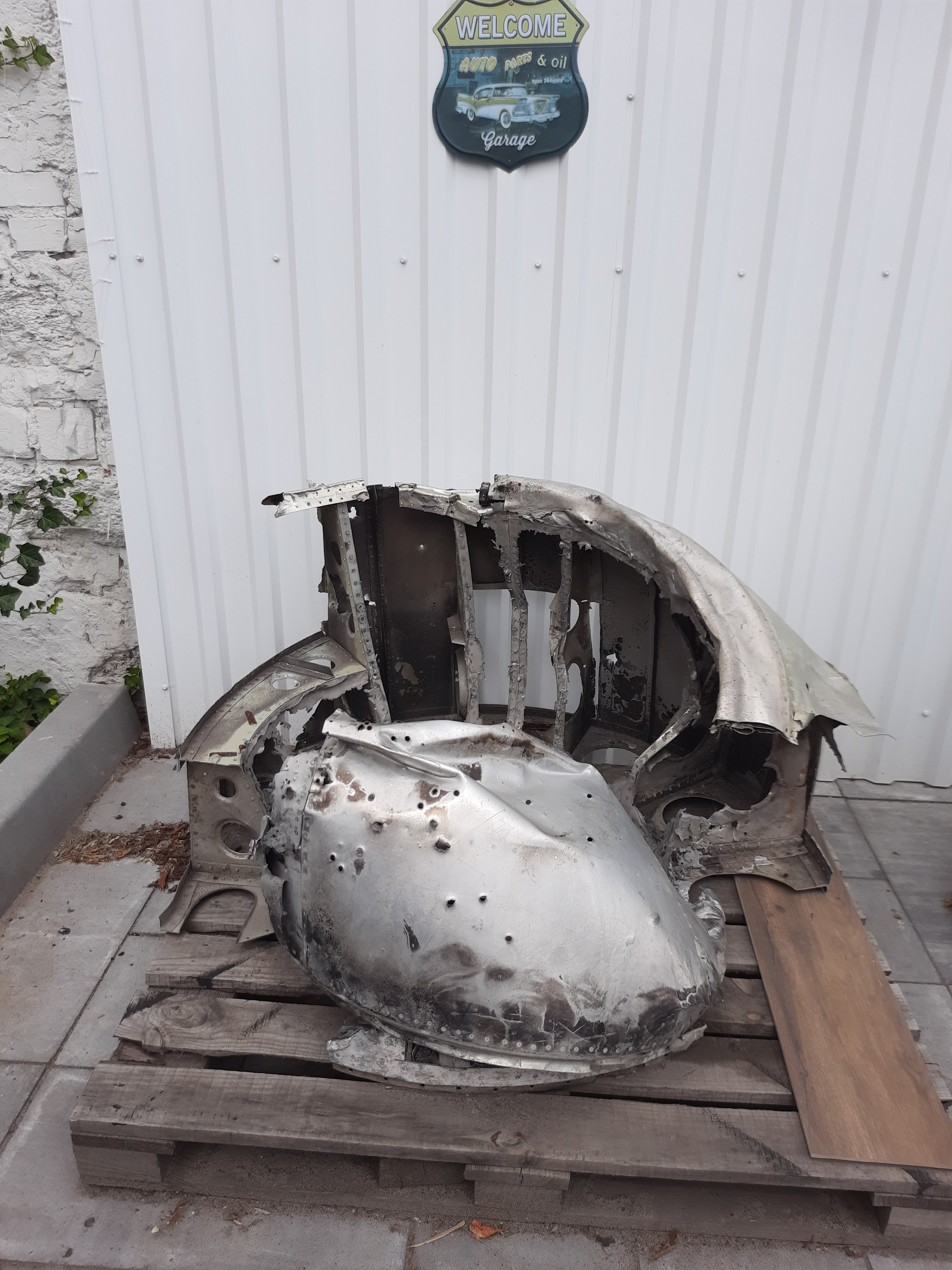 Залишки ракети, з якої роблять сувеніри