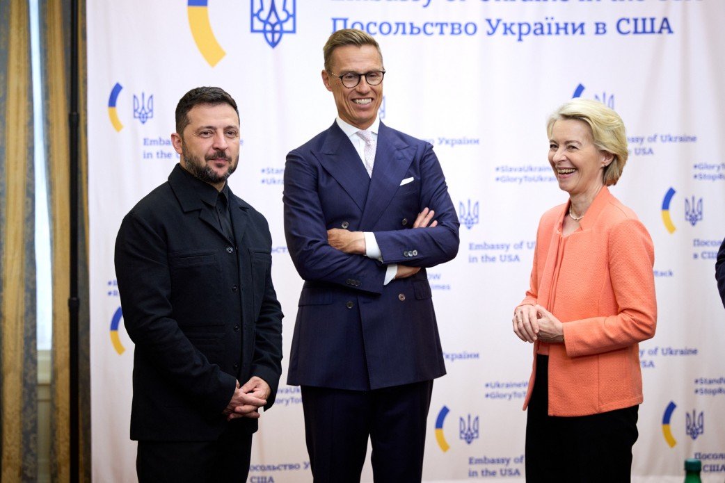 Володимир Зеленський, Александр Стубб та Урсула фон дер Ляєн. Фото: ОП
