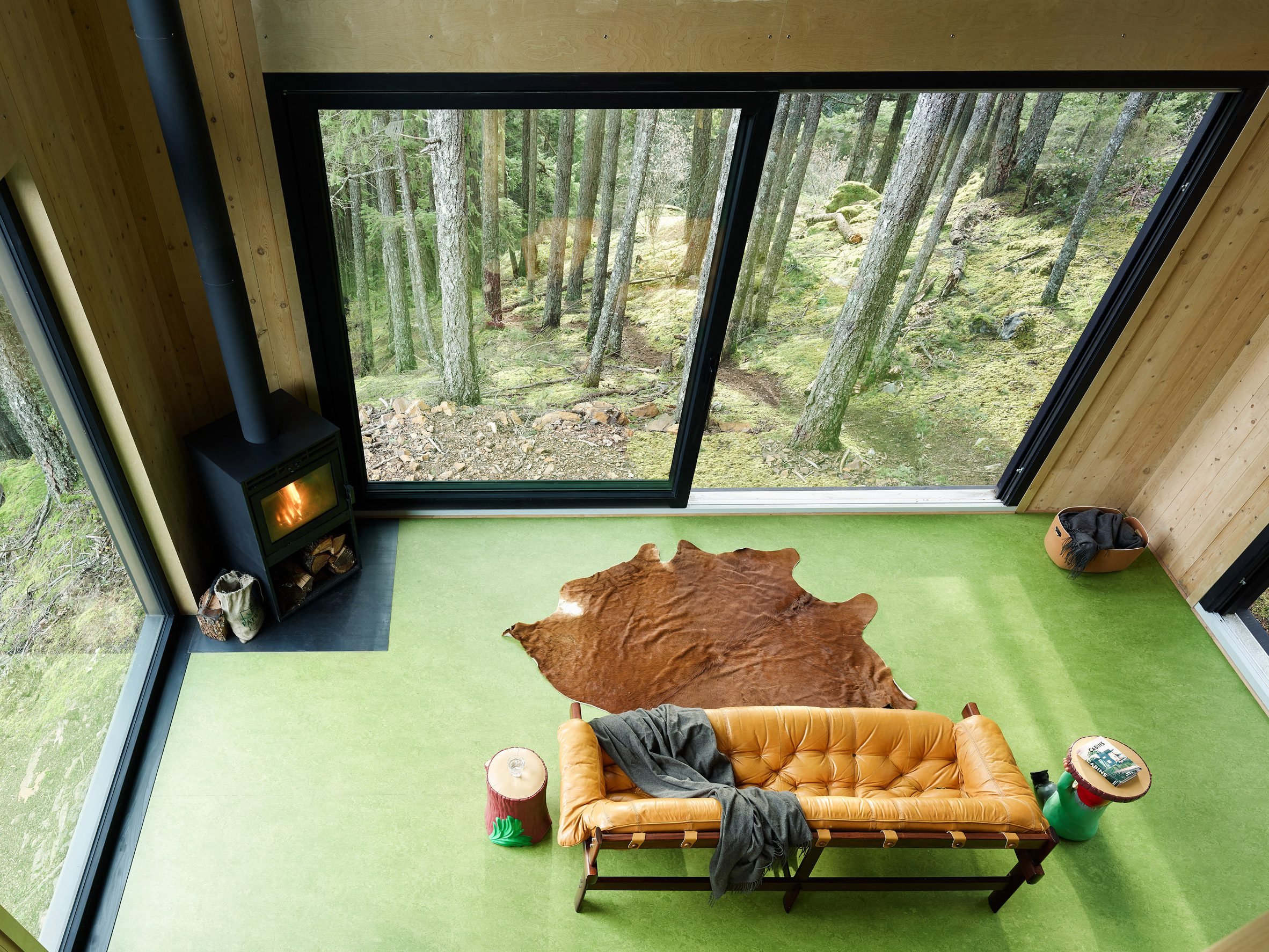 daria-sheina-studio-off-grid-cabin-british-columbia