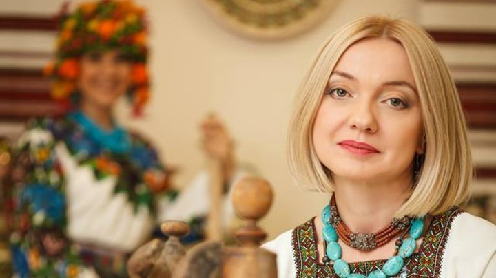 Олена Івановська. Навчально-науковий інститут філології КНУ