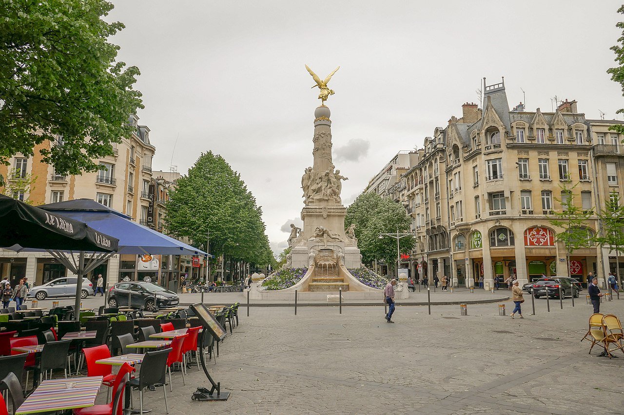 Сучасний центр міста Реймс, Франція. Фото зі сторінки міста у Вікіпедії