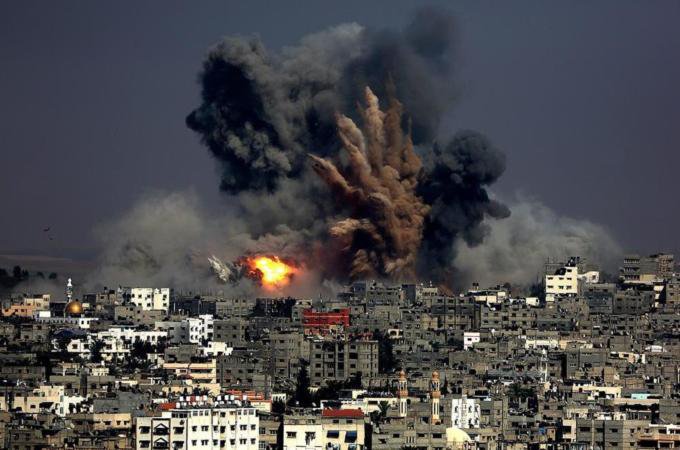 gaza-war-bombing-gaza-under-attack1.jpg