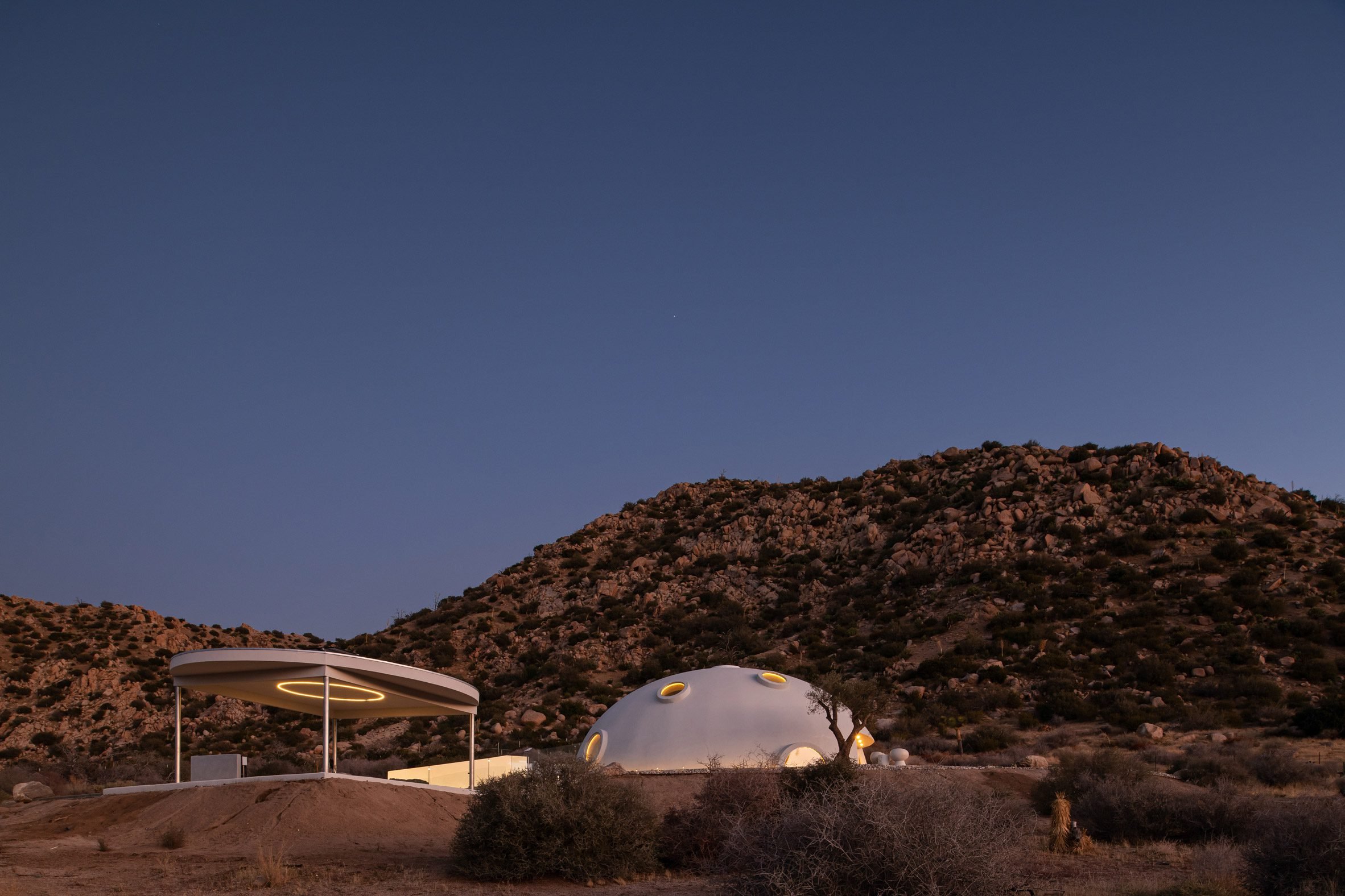 hata-anastasiya-dudik-domed-home-california