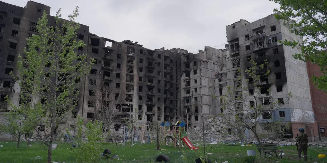 Зруйновані унаслідок воєнних дій багатоповерхівки у Покровську. Фото: hromadske