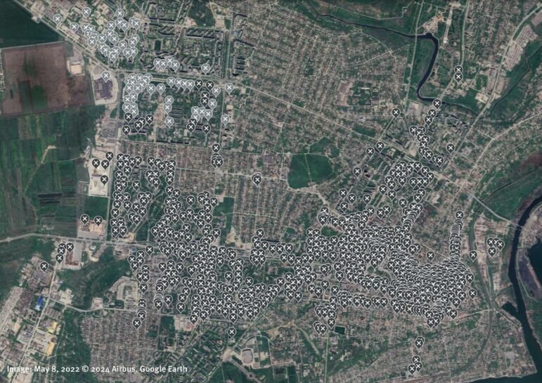 Карта пошкоджених будівель у частині Центрального району Маріуполя на основі перевірених фотографій і відео, проаналізованих Human Rights Watch. Зображення надано Human Rights Watch, авторське право належить Airbus 2024. Джерело: Google Earth