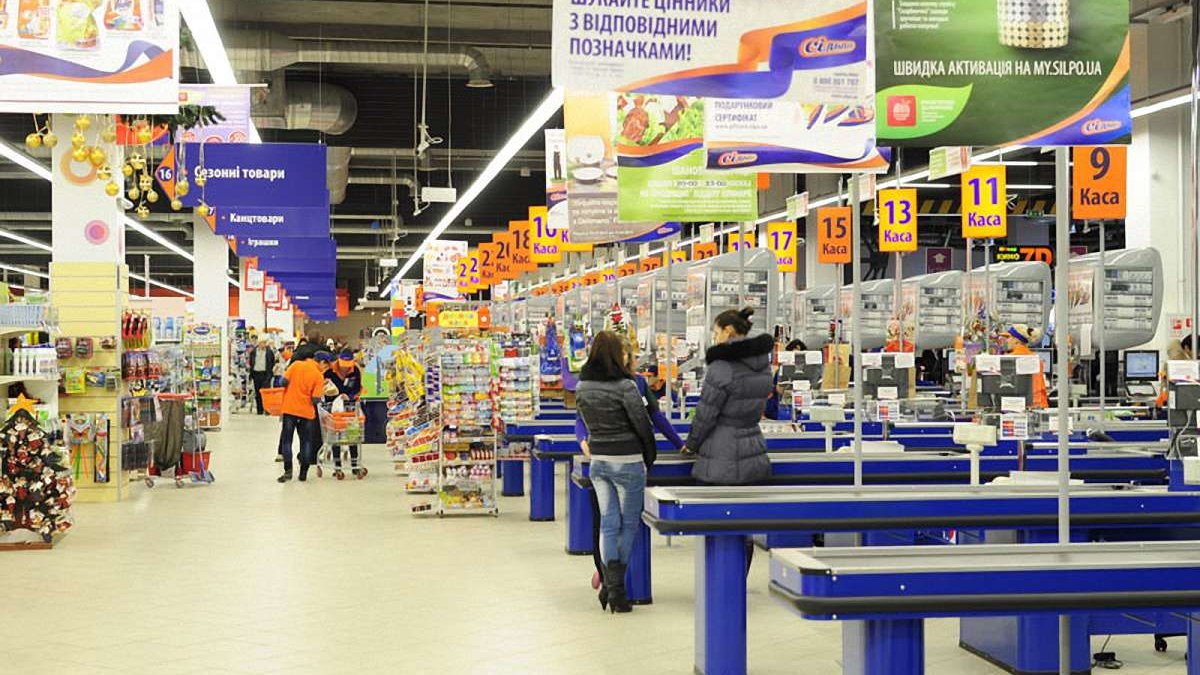 На касах українських супермаркетів теж домінують різноманітні шоколадки
