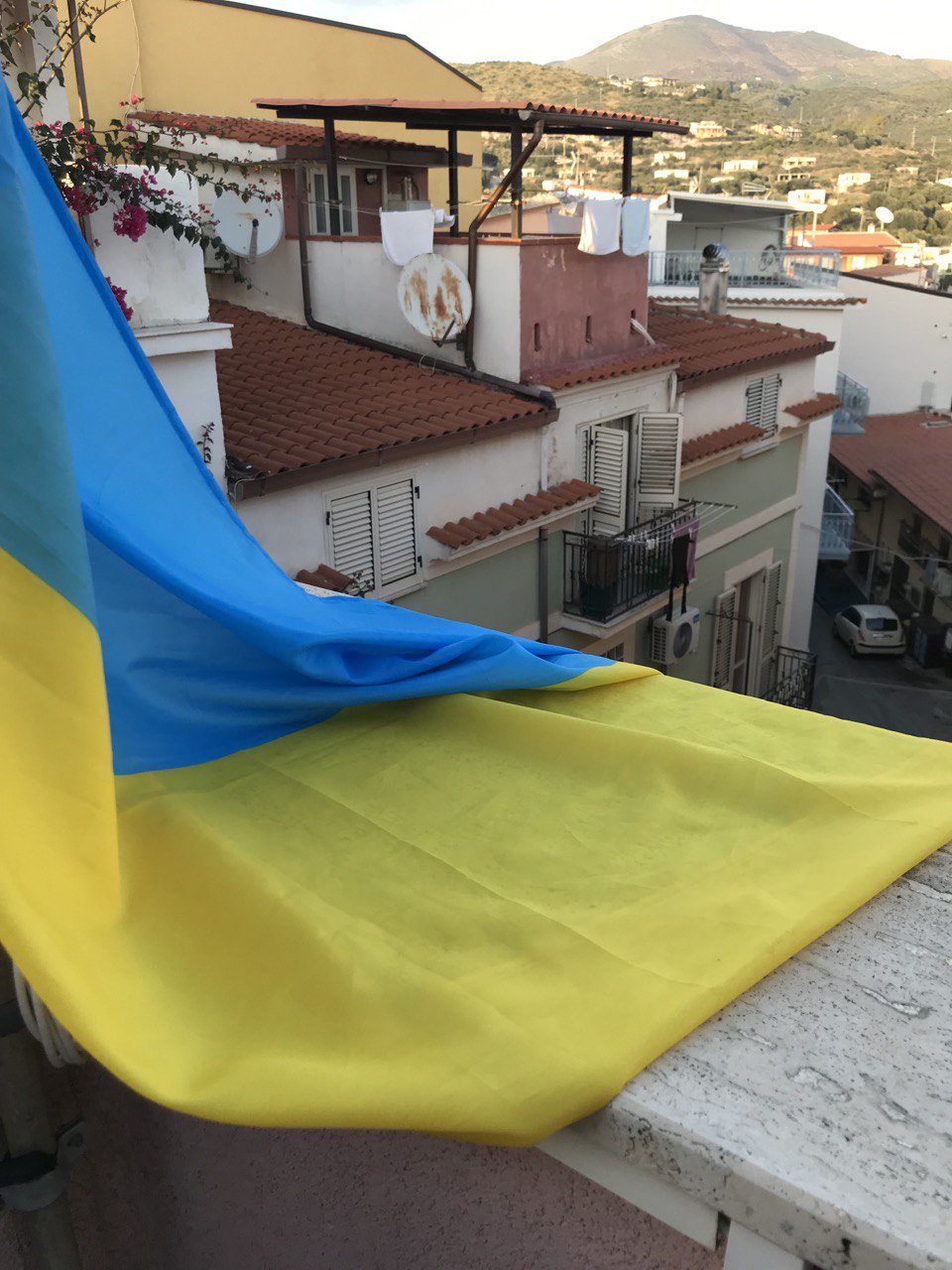 Прапор на Катиному балконі