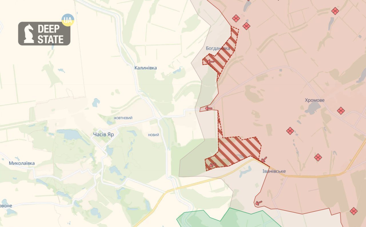 На карті проєкту видно три вклинення в лінію оборони ЗСУ на схід від Часового Яру – по трасі на Іванівське, трасі на Хромове і на північний схід від міста в районі Богданівки.