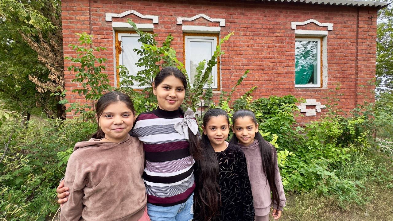 Діти з ромської родини переселенців. Фото авторки