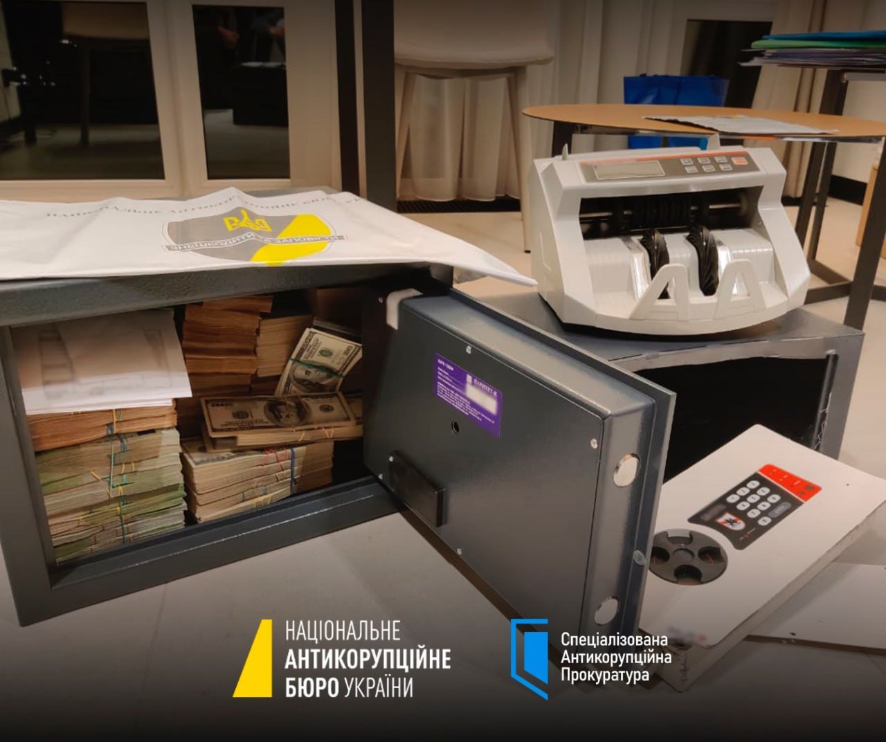 photo_2025-11-11_13-27-05