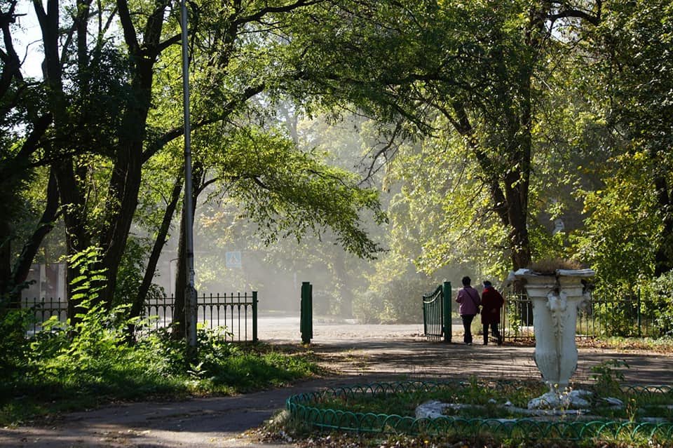 Парк поблизу клубу культури – улюблене місце відпочинку місцевих жителів