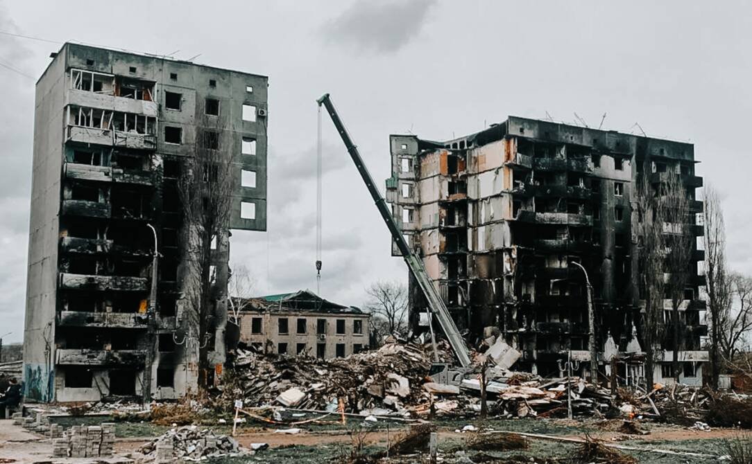 Будинок став символом руйнувань у селищі. Фото: Бабель