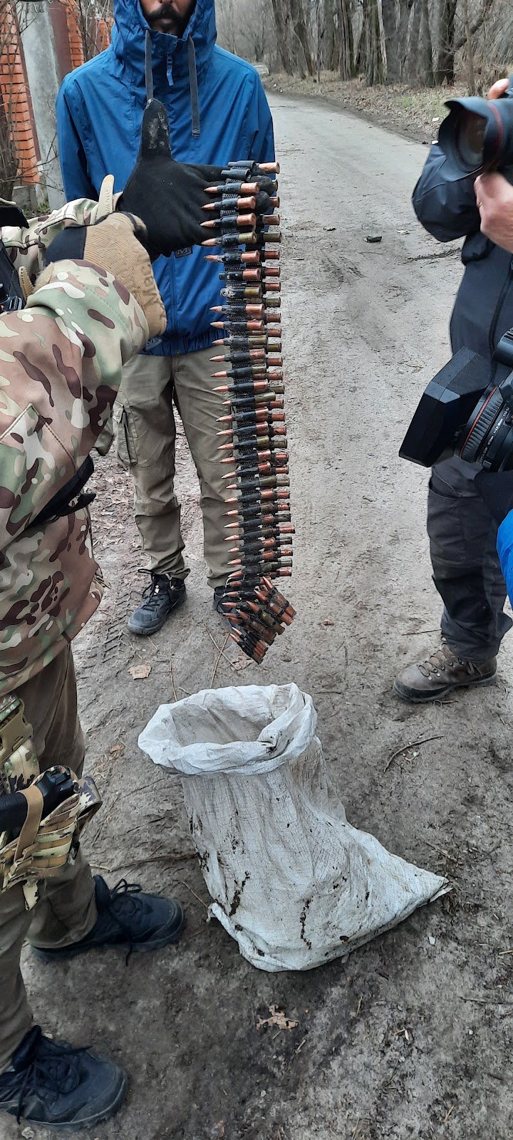 Місцевий мешканець поцупив у росіян дві стрічки для кулемета – майже 500 патронів