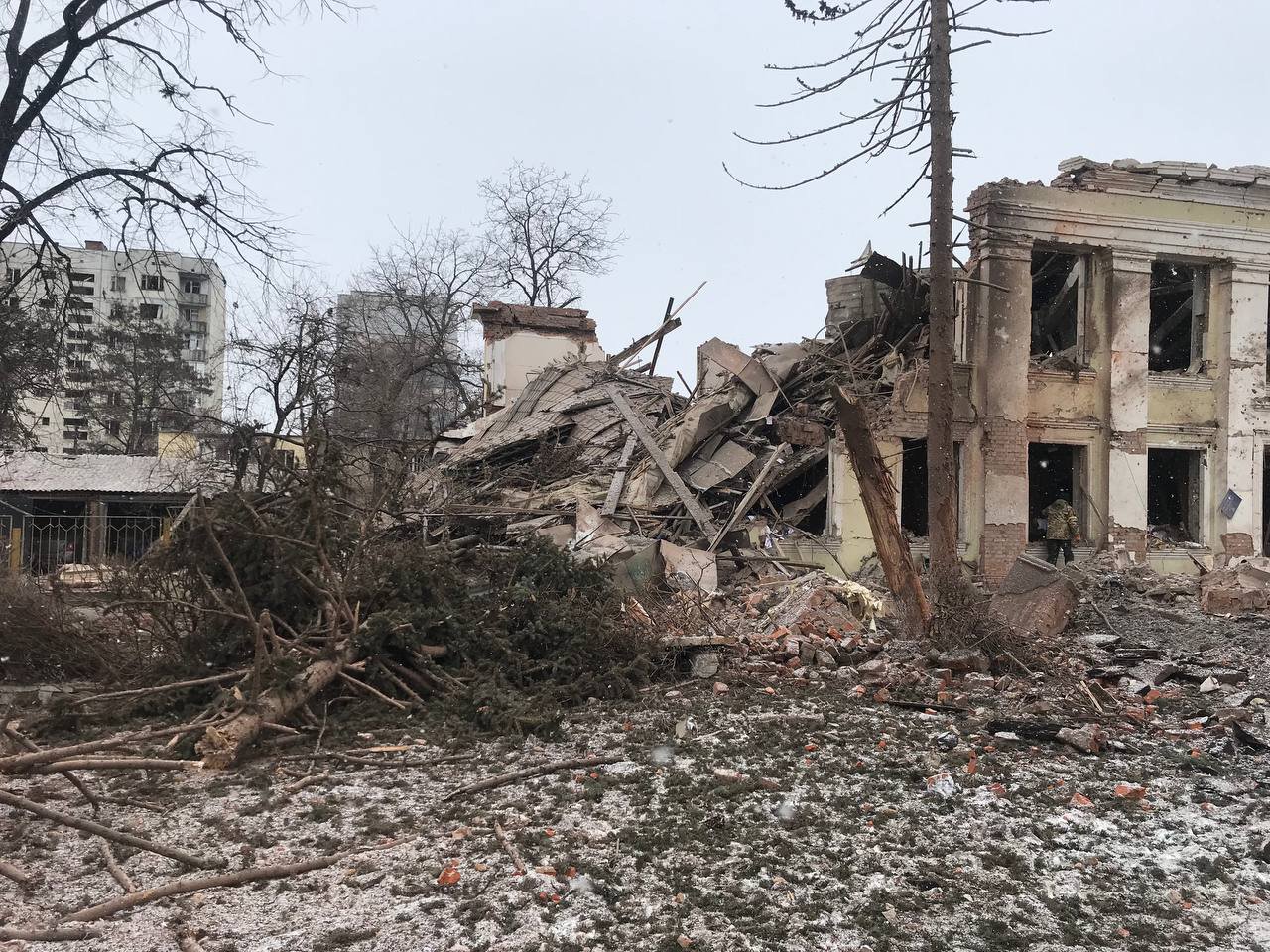 Зруйновані будинки на вулицях Охтирки